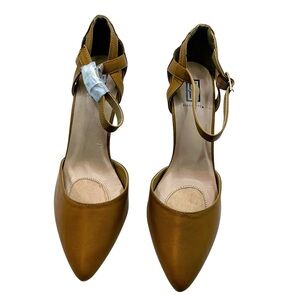 New!  Elegant New Tan Women's Heels